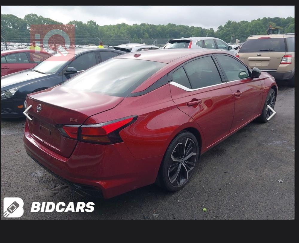 نيسان ألتيما